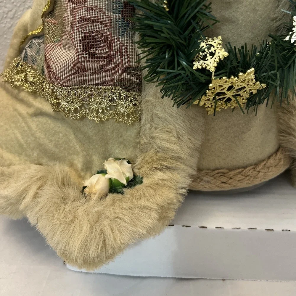 Vintage Old World Santa Beige Holding Garland Centerpiece Figure Tree Topper 18